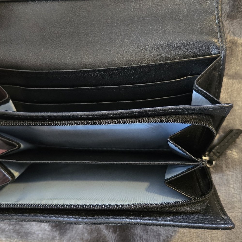 Vintage Coach Black Leather Folded Wallet - Picture 7 of 7